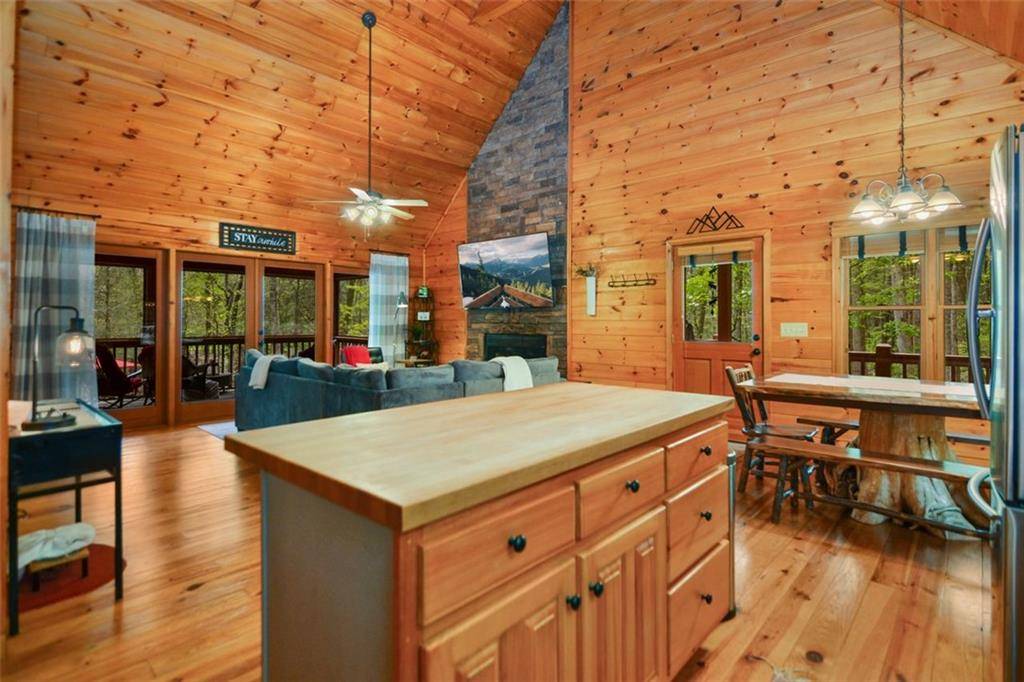 Ellijay, GA 30536,514 VANILLA LN