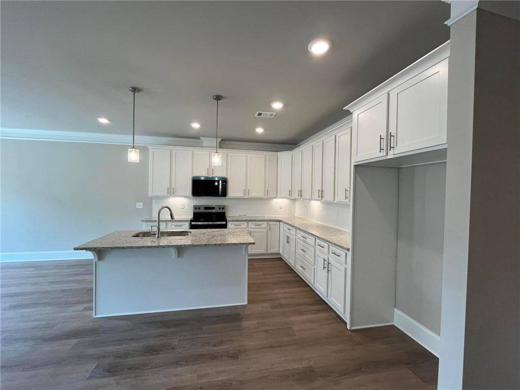 Hoschton, GA 30548,11 Creekside Commons DR