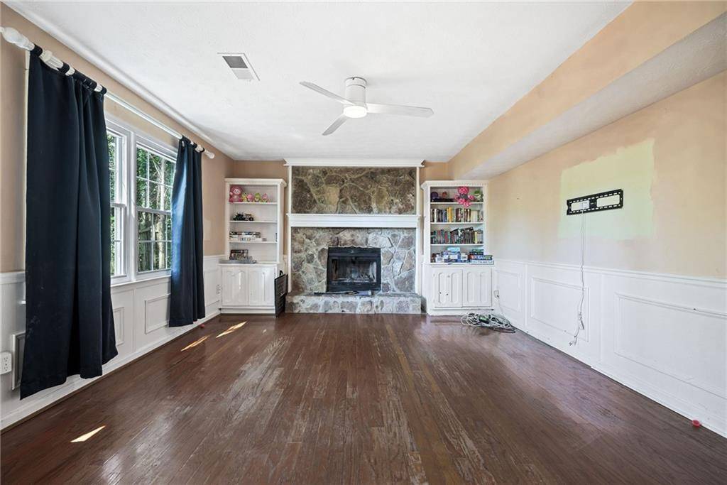 Roswell, GA 30076,985 Lake Haven CT