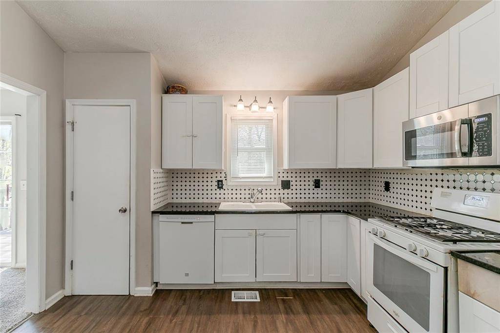 Lawrenceville, GA 30043,1270 Della WAY