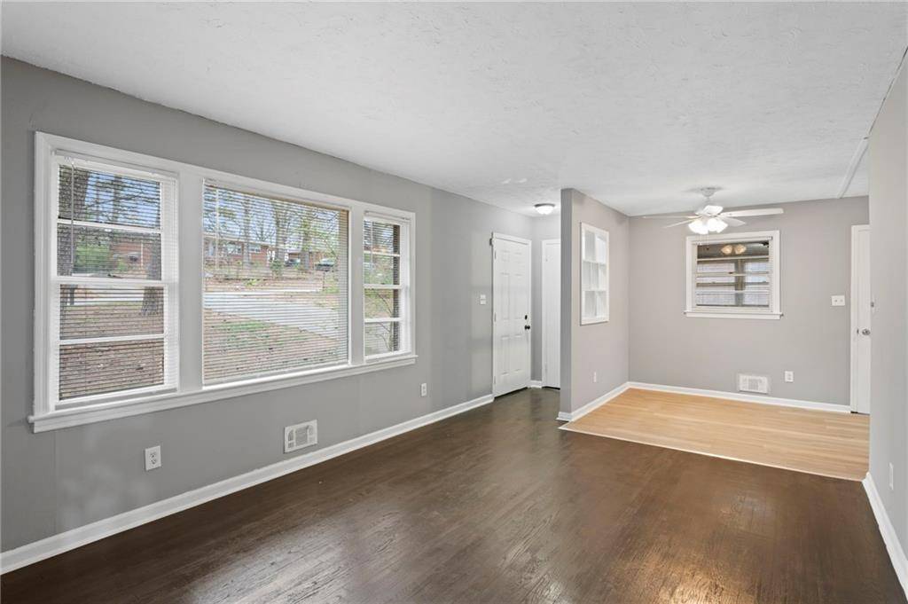 Atlanta, GA 30349,5273 Crystal LN