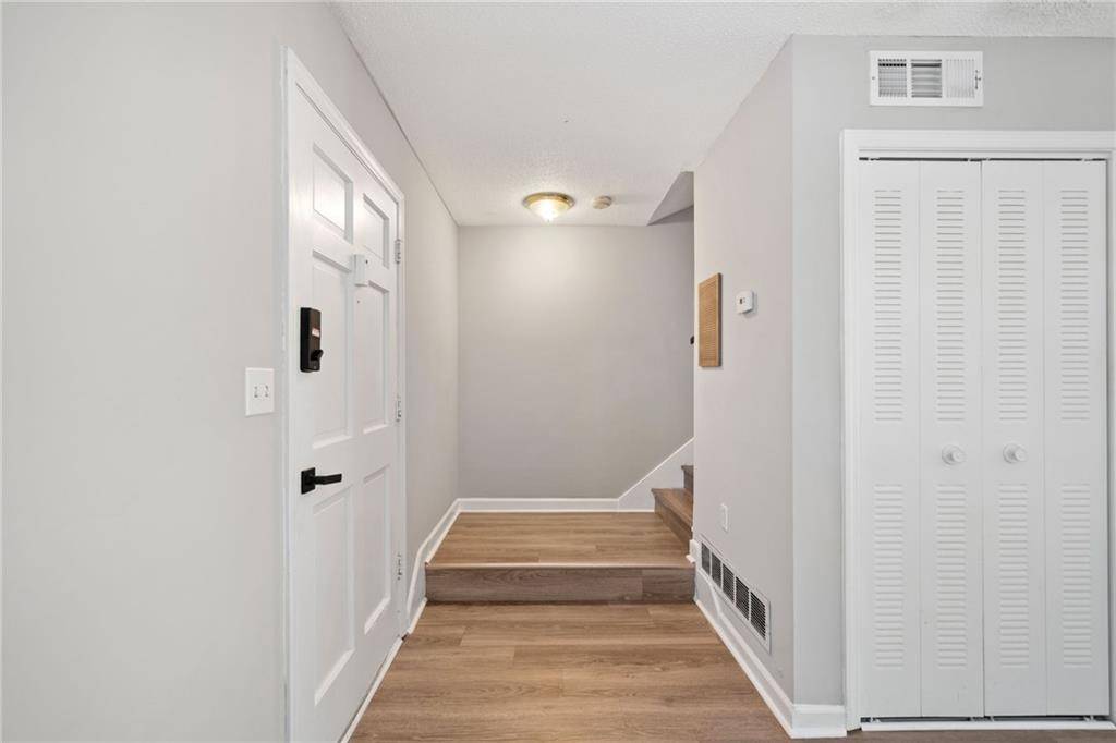 Marietta, GA 30064,382 LEISURE CT SW