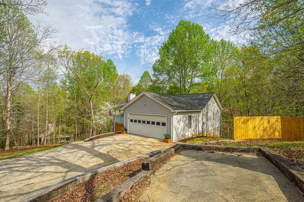 Dahlonega, GA 30533,188 Hidden Cove RD