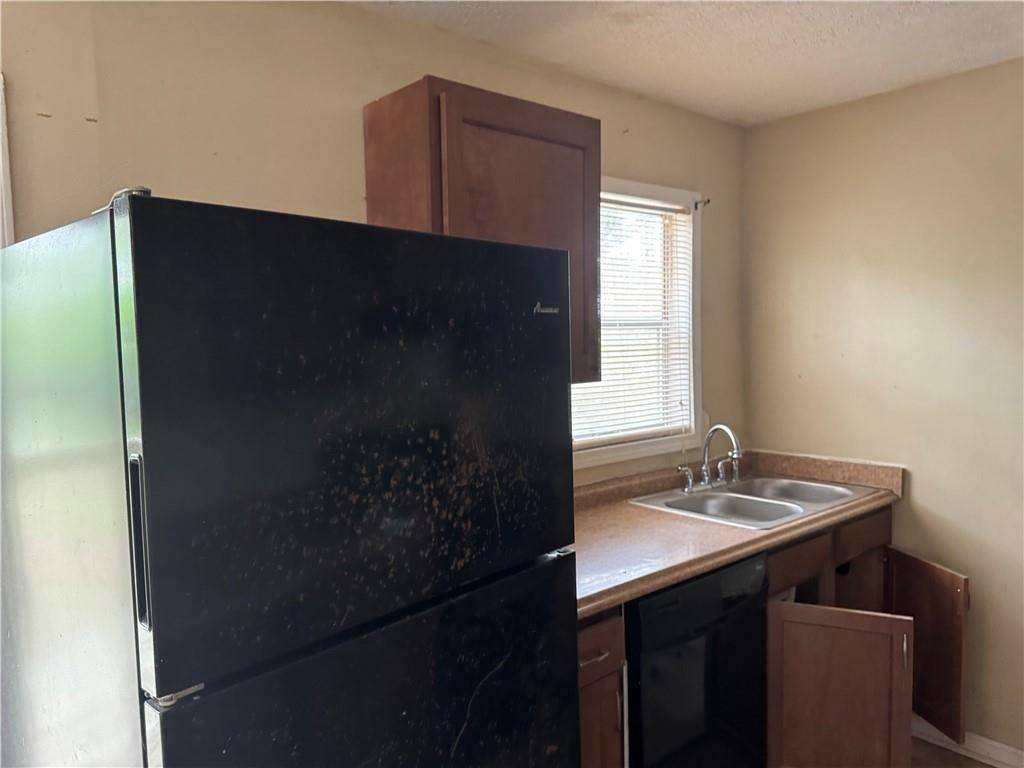 Riverdale, GA 30274,6127 Pinegrove RD