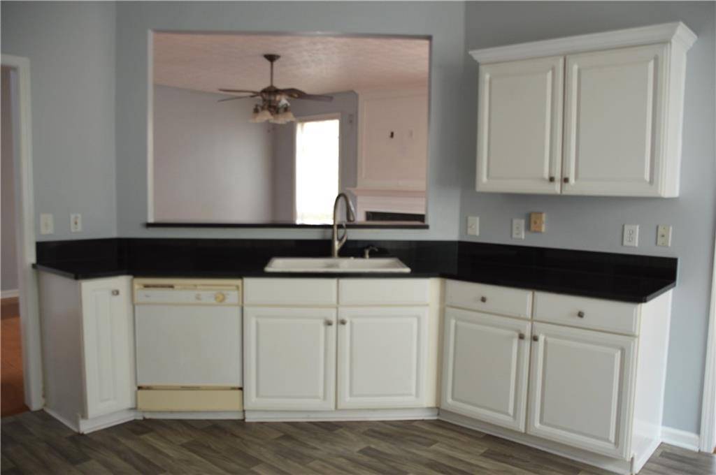 Woodstock, GA 30188,252 Colony Center DR