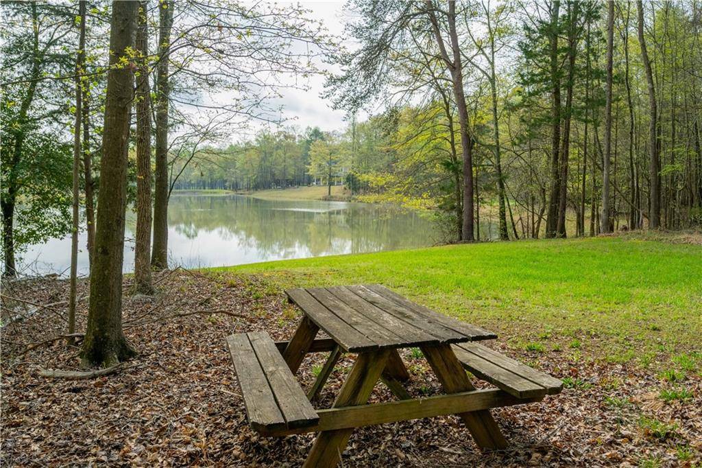 Maysville, GA 30558,142 Holland Dam DR