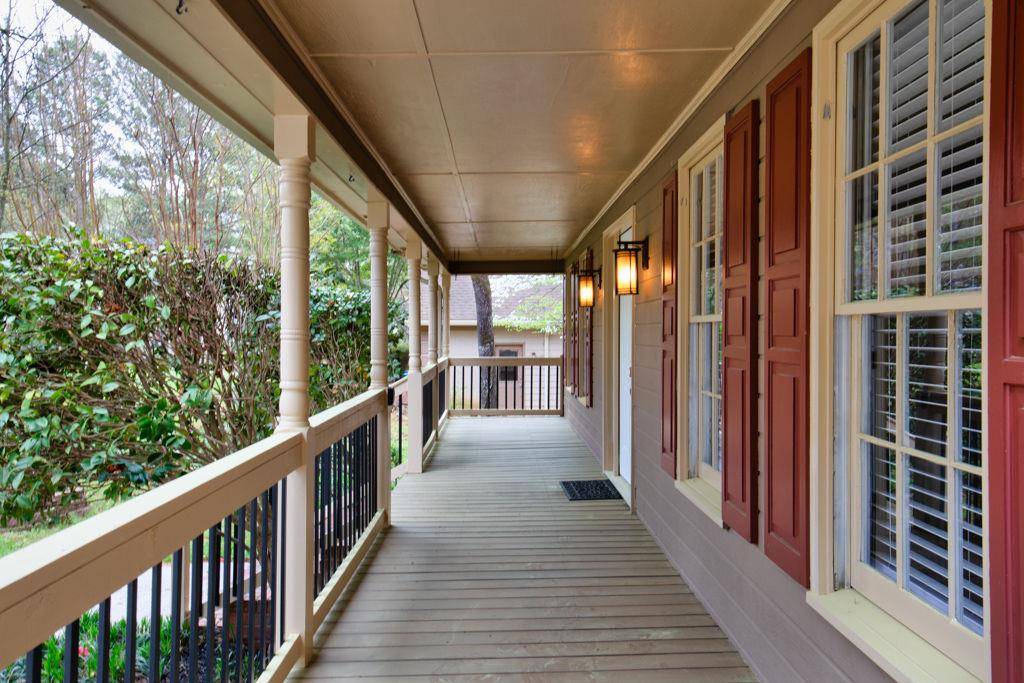 Snellville, GA 30039,2611 Rock Point LN