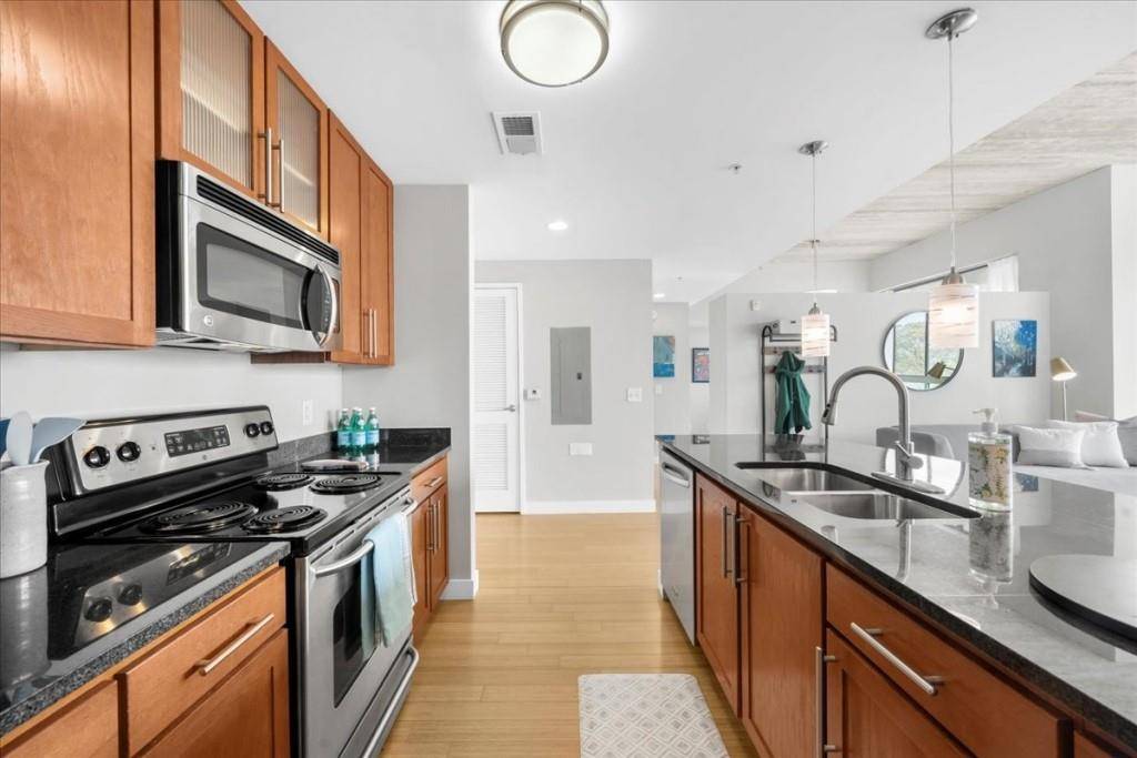 Atlanta, GA 30312,563 Memorial DR SE #504