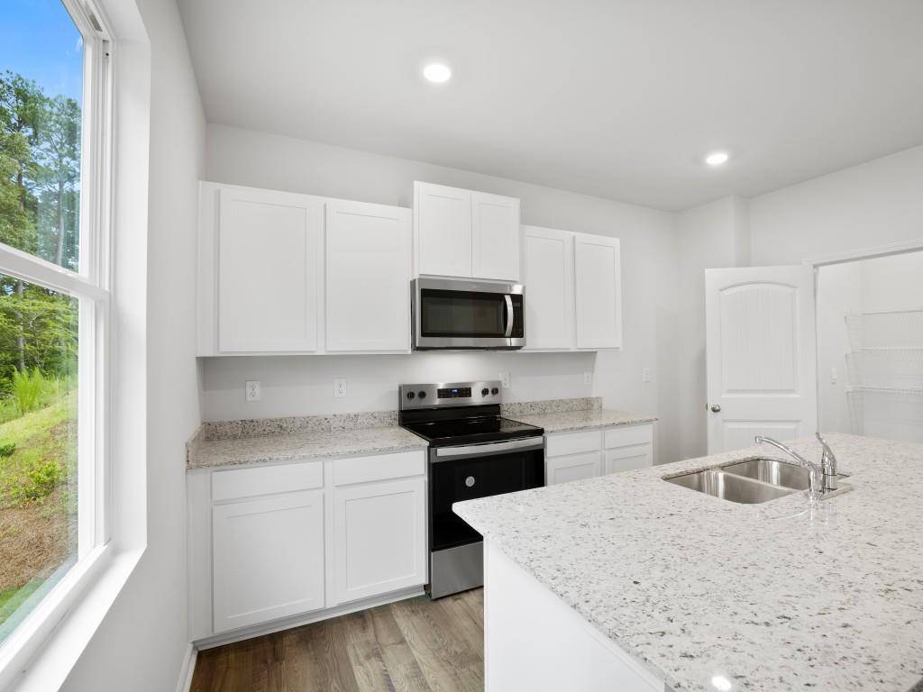 Fairburn, GA 30213,8192 Bluewater DR