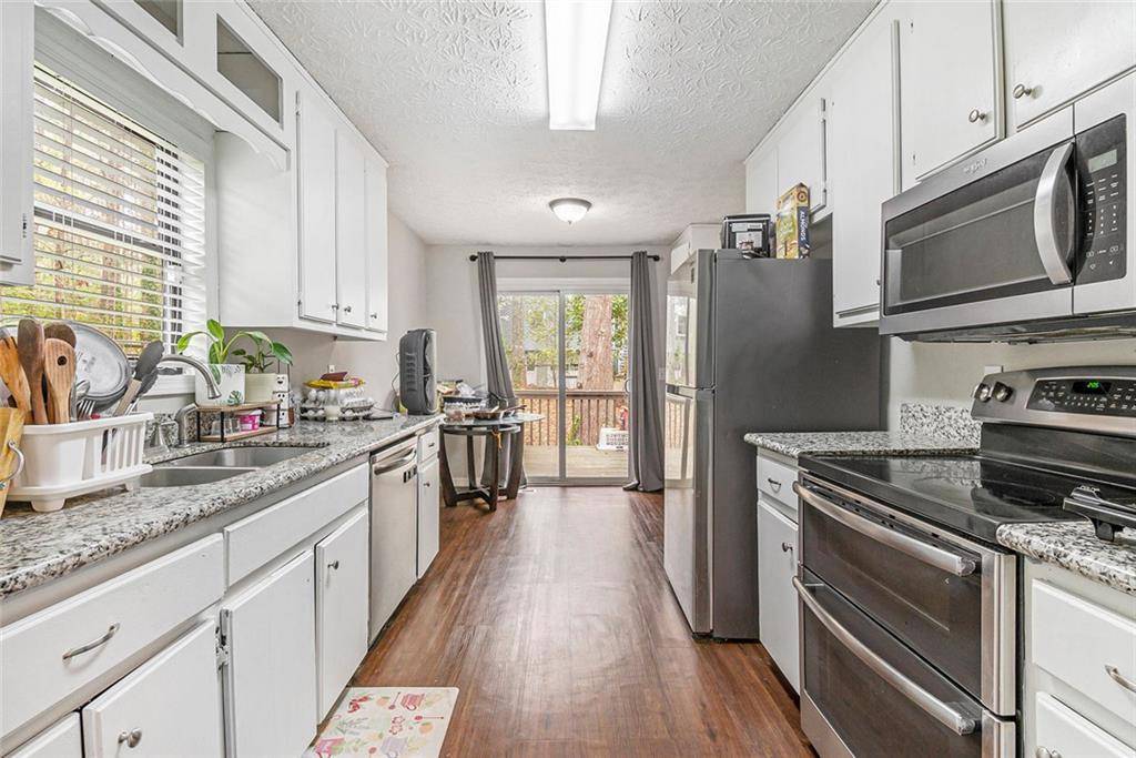 Acworth, GA 30102,647 Sunshine TRCE NW