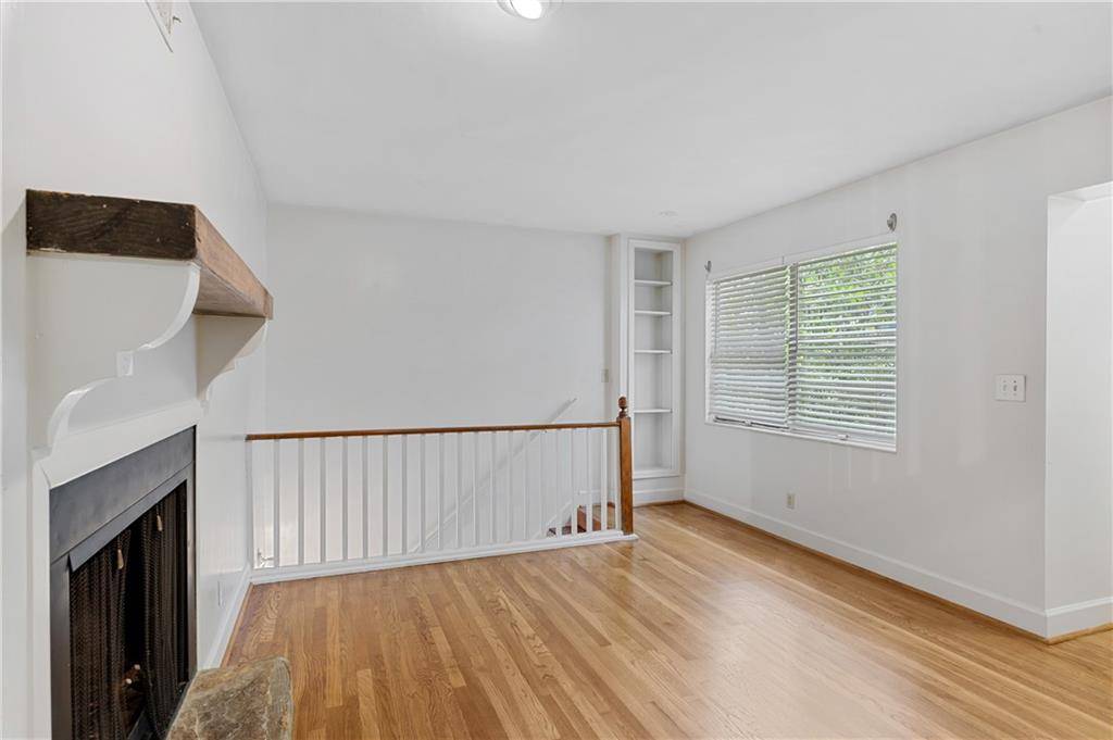 Atlanta, GA 30305,11 Peachtree Hills AVE NE #D2