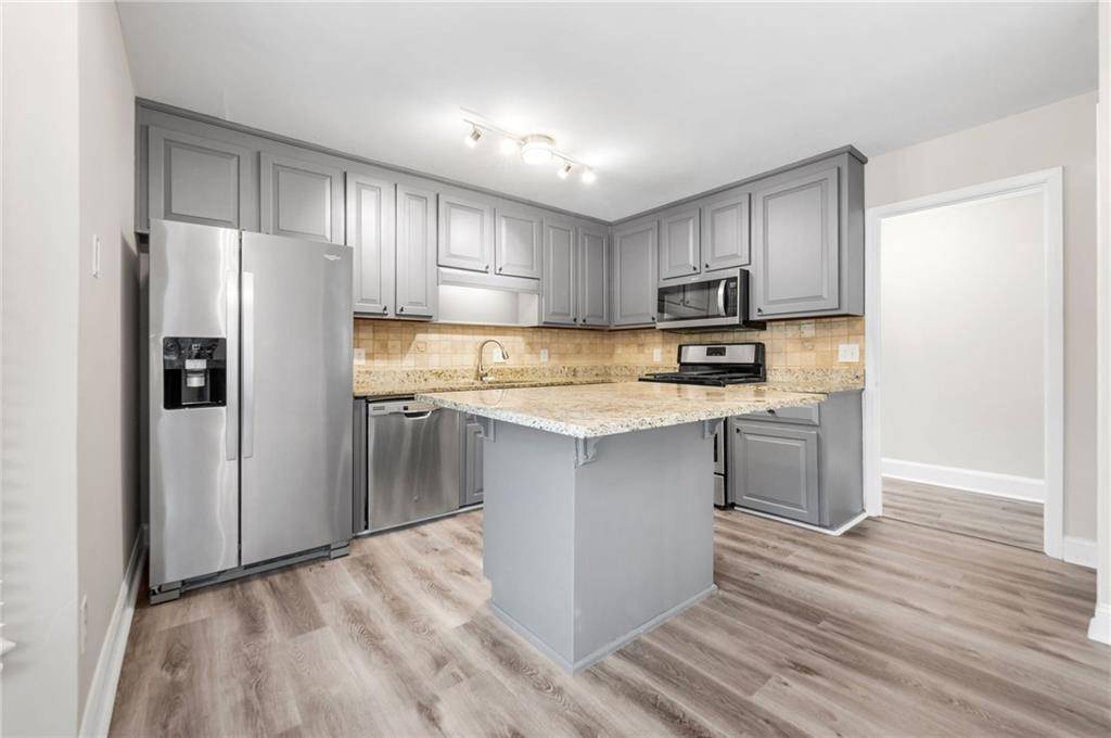 Alpharetta, GA 30022,3 S Riversong LN