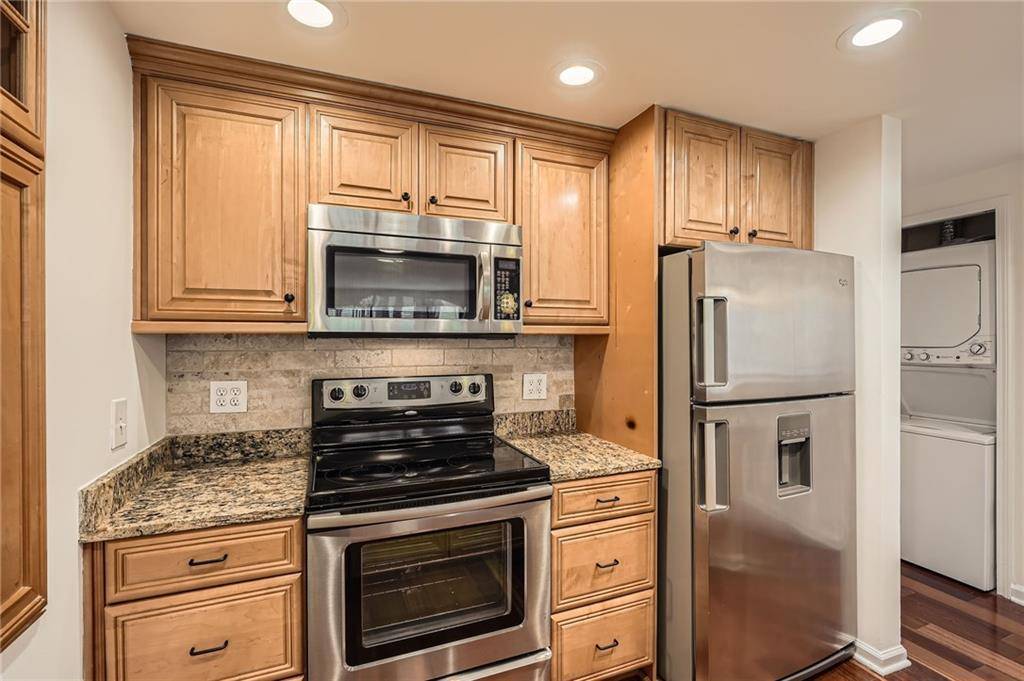 Atlanta, GA 30326,3481 Lakeside DR NE #1504