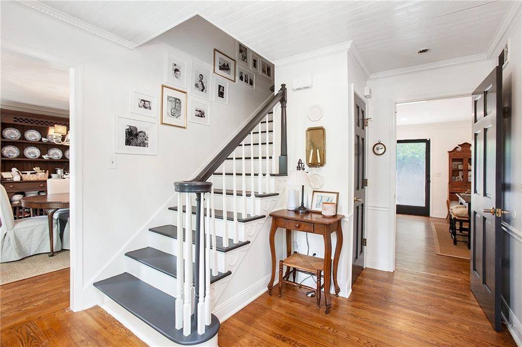 Canton, GA 30114,297 Breeze Hill LN