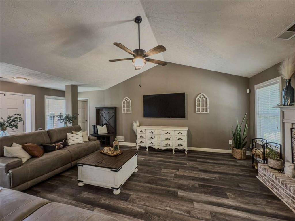Loganville, GA 30052,522 Plantation Creek DR