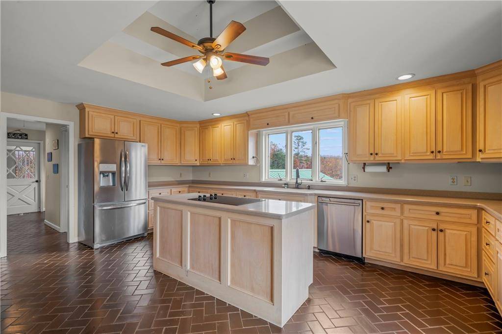 Adairsville, GA 30103,1656 Highway 140 NW
