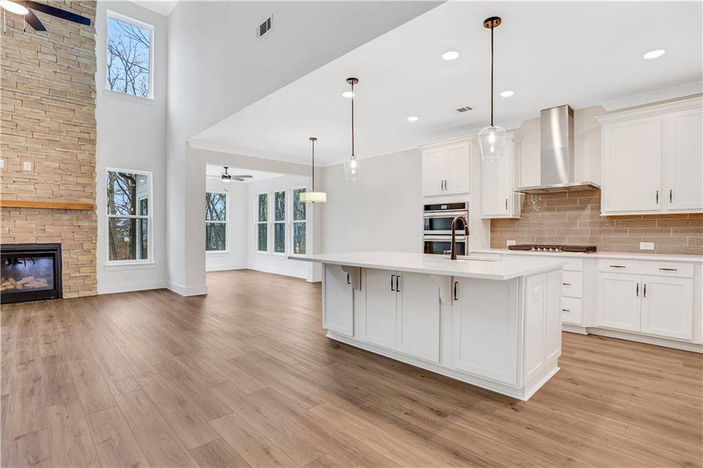 Hoschton, GA 30548,193 Coffee LN