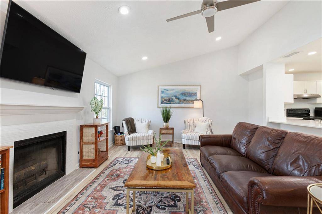Roswell, GA 30076,384 Teal CT