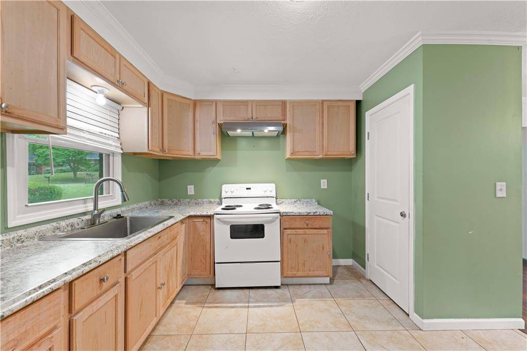Atlanta, GA 30311,2823 Connally DR SW