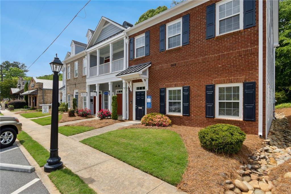 Suwanee, GA 30024,669 Main ST