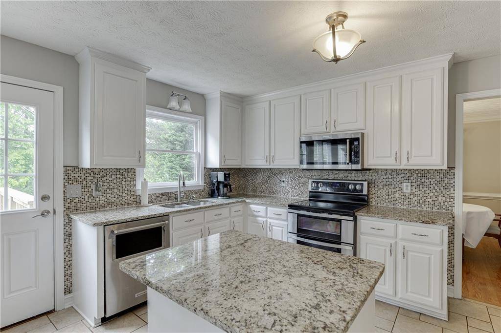 Flowery Branch, GA 30542,5922 Terrace Lake PT