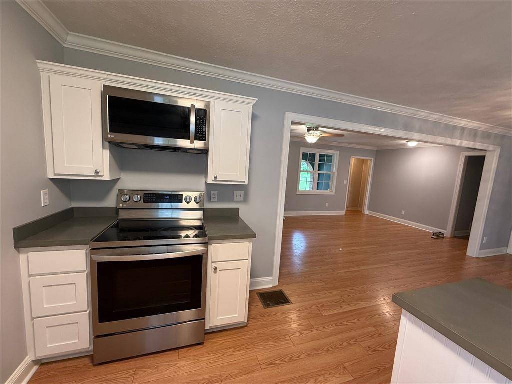 Buford, GA 30518,25 Stonehedge DR