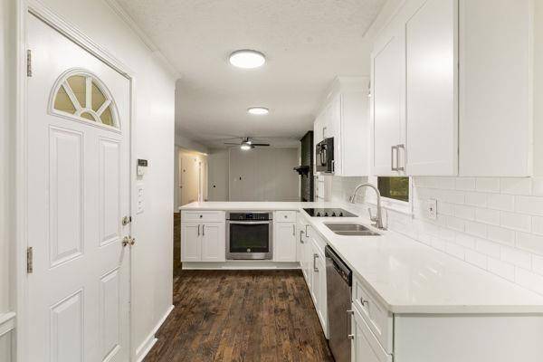 Stone Mountain, GA 30087,1019 Crestwood LN