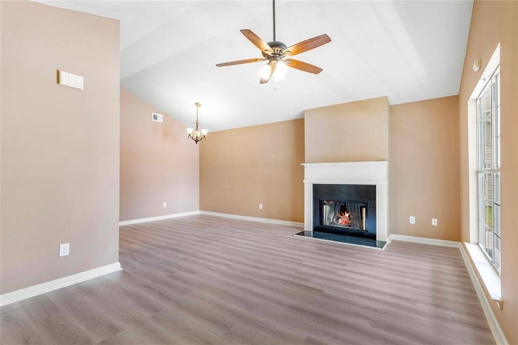 Riverdale, GA 30274,5805 EAGLES FEATHER LN