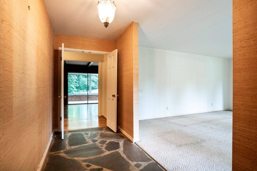 Smyrna, GA 30080,3916 Ridgewood DR SE