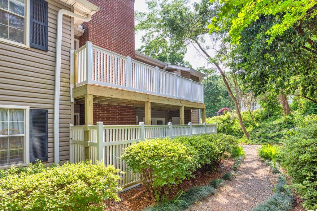 Decatur, GA 30033,1750 Clairmont RD #32