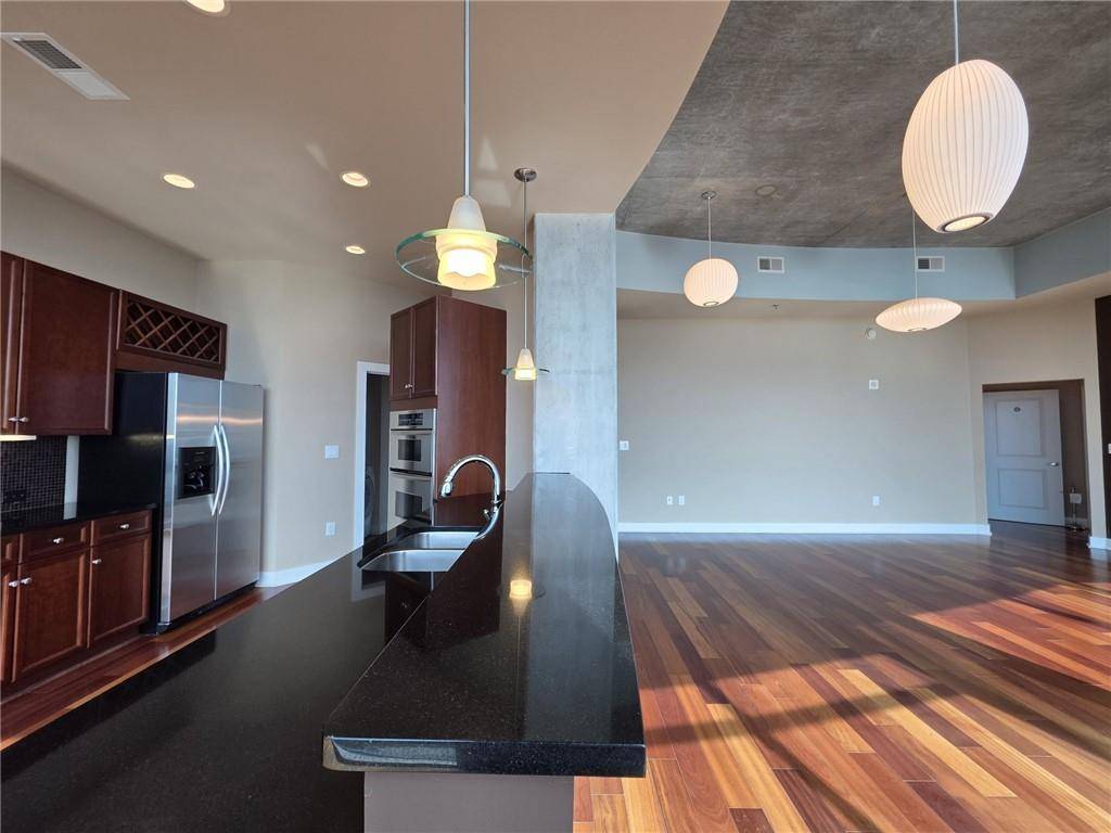 Atlanta, GA 30326,3324 Peachtree RD NE #3001