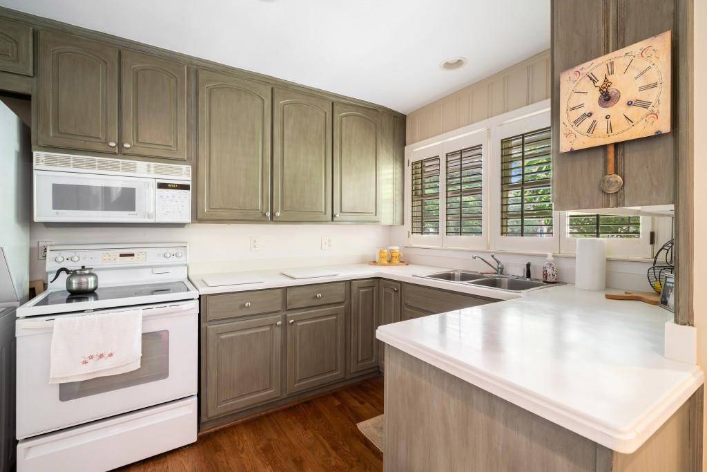 Atlanta, GA 30318,2556 Defoors Ferry RD NW