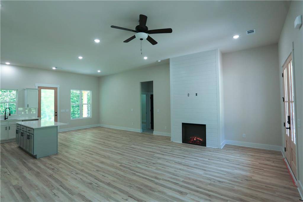 Buchanan, GA 30113,111 Willow Leaf DR