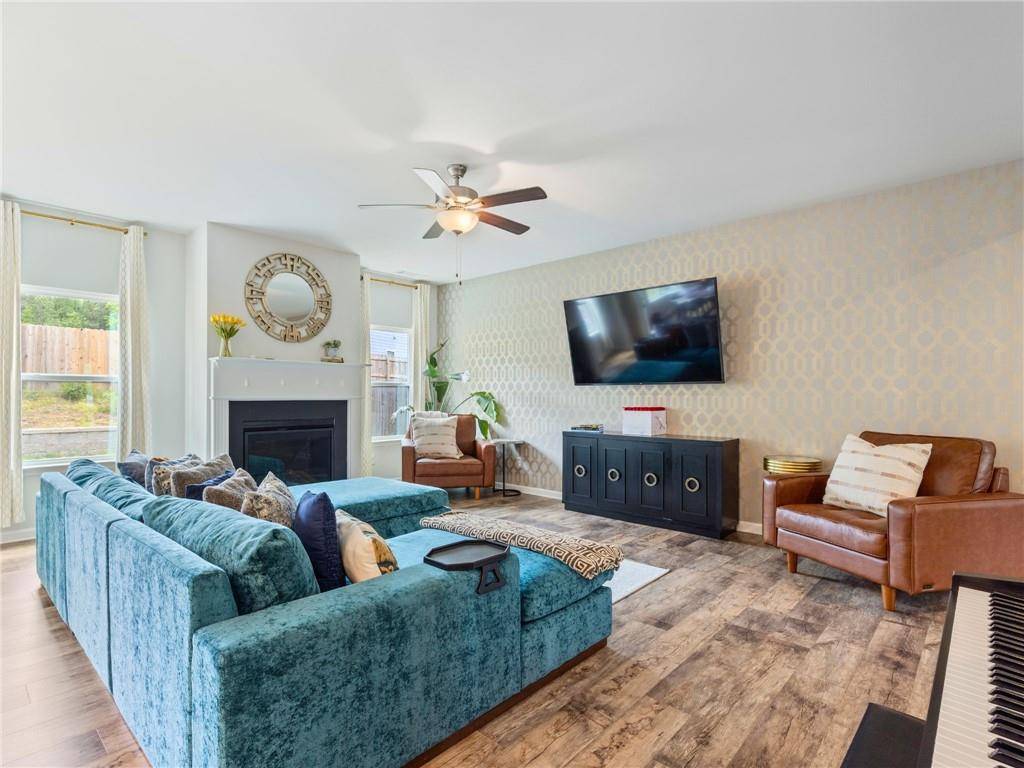 Fairburn, GA 30213,1048 Shadow Glen DR
