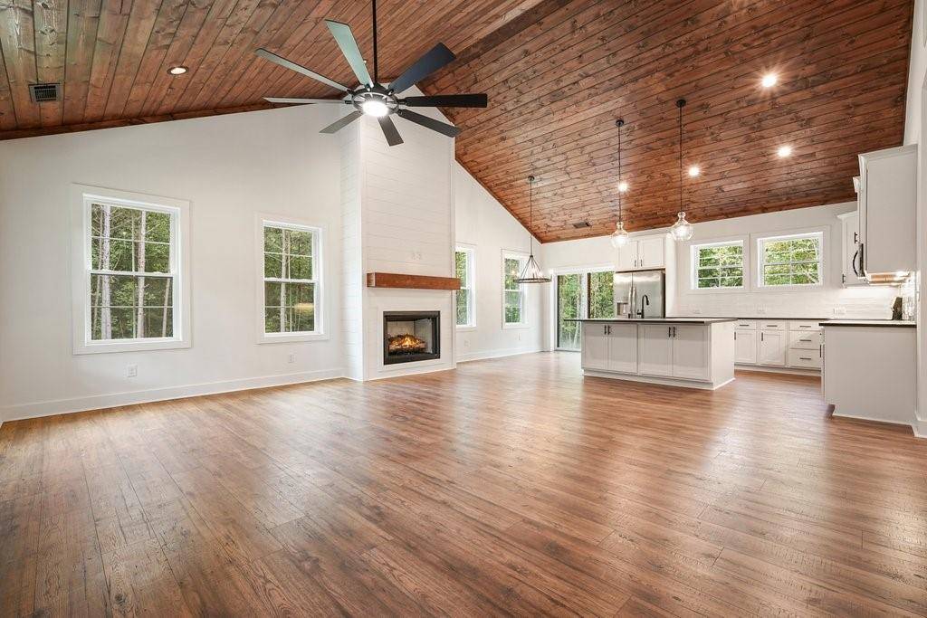 Talking Rock, GA 30175,60 Dovetail LN