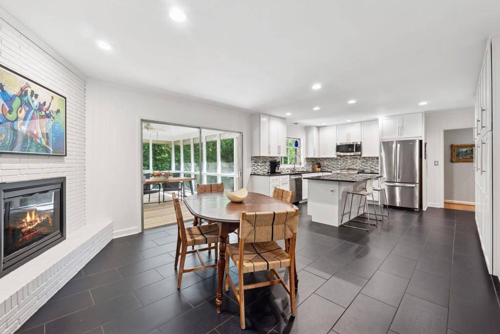 Atlanta, GA 30328,500 Read LN
