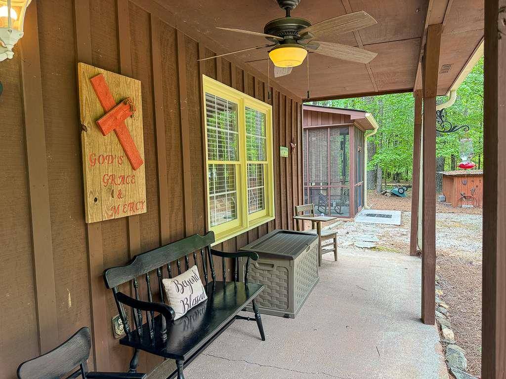 Temple, GA 30179,712 Honeysuckle LN