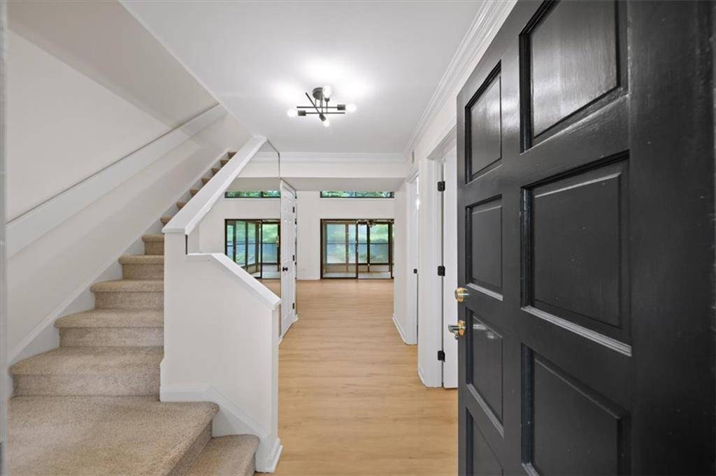 Atlanta, GA 30328,76 Forrest PL