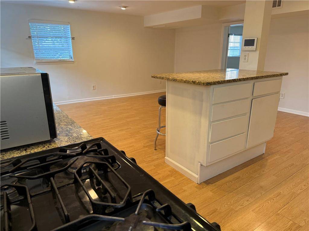 Atlanta, GA 30324,1233 Woodland AVE NE #5