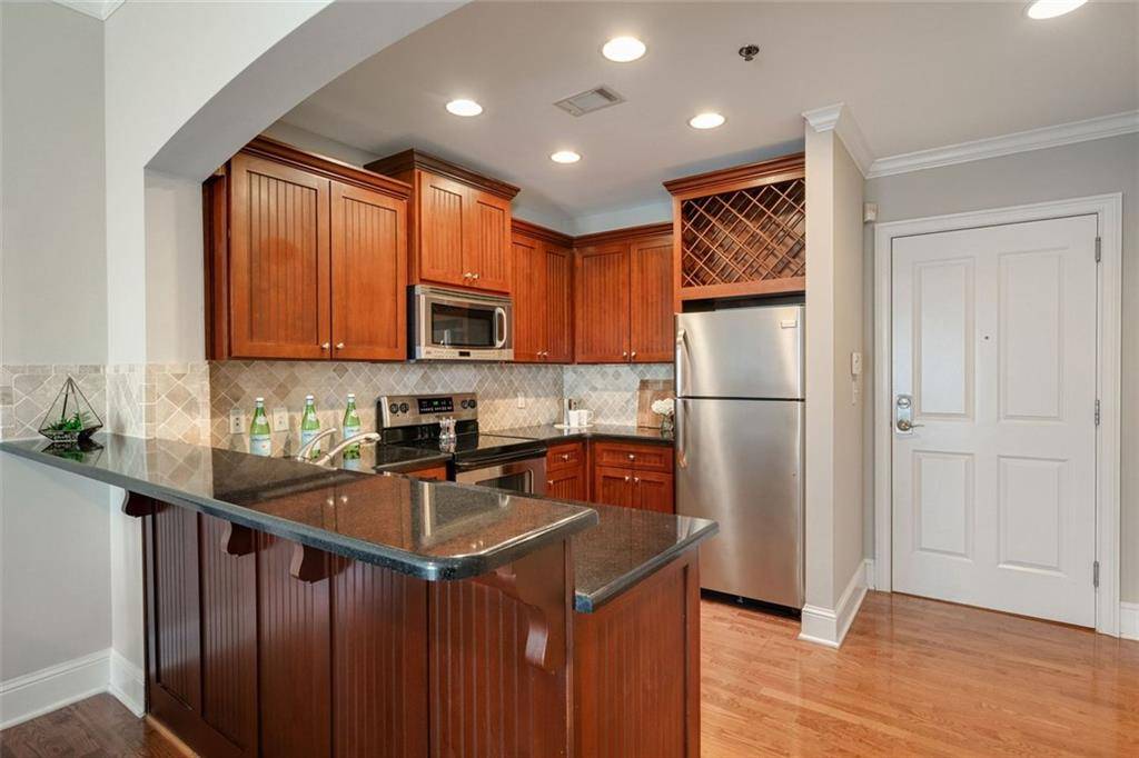Atlanta, GA 30309,2277 Peachtree RD NE #611