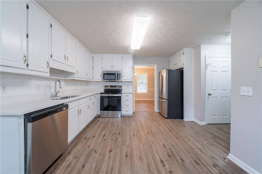 Loganville, GA 30052,1307 Stream Walk DR