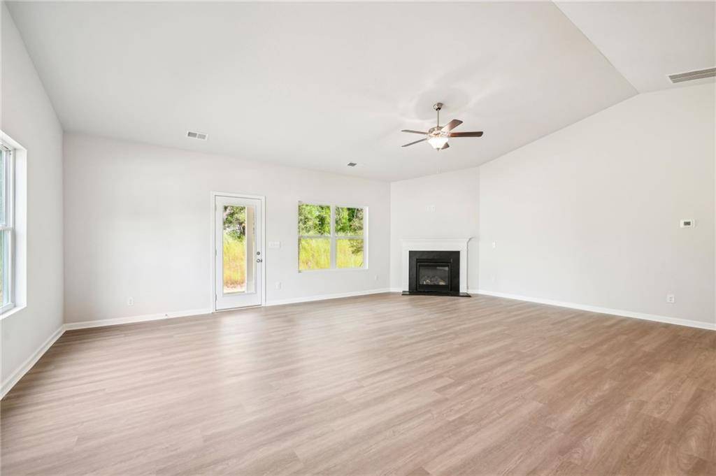 Loganville, GA 30052,1411 Stephens View DR