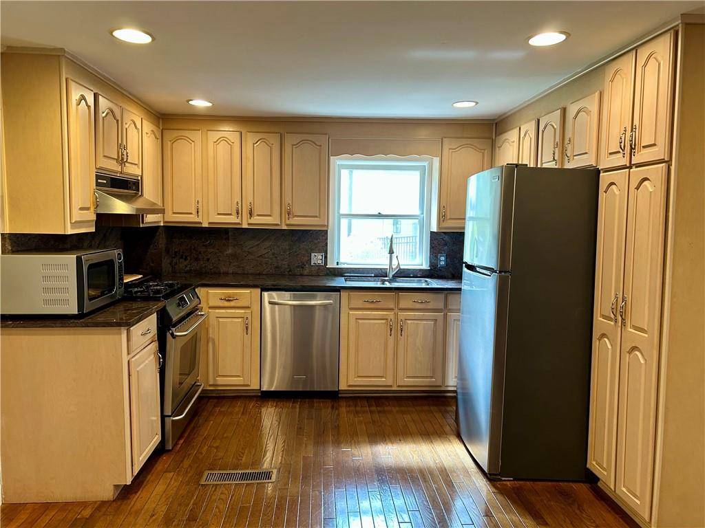 Atlanta, GA 30342,20 Spruell Springs RD