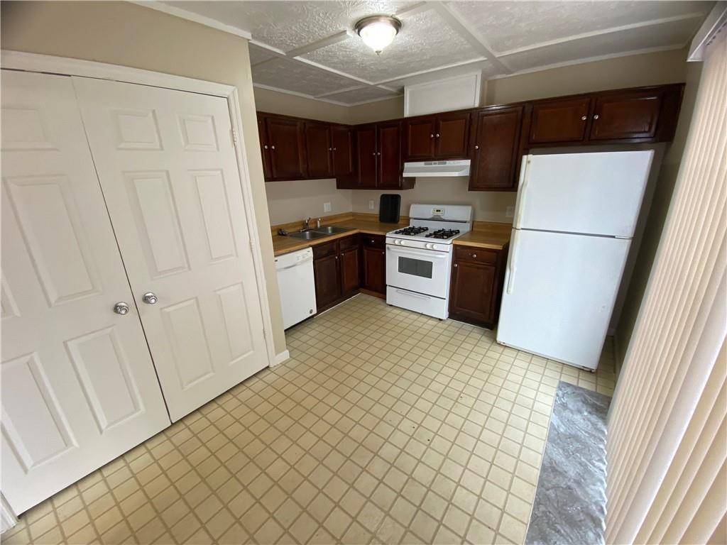Lithonia, GA 30058,6448 charter WAY