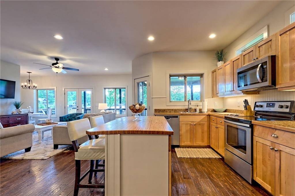 Tiger, GA 30576,4610 Murray Cove RD