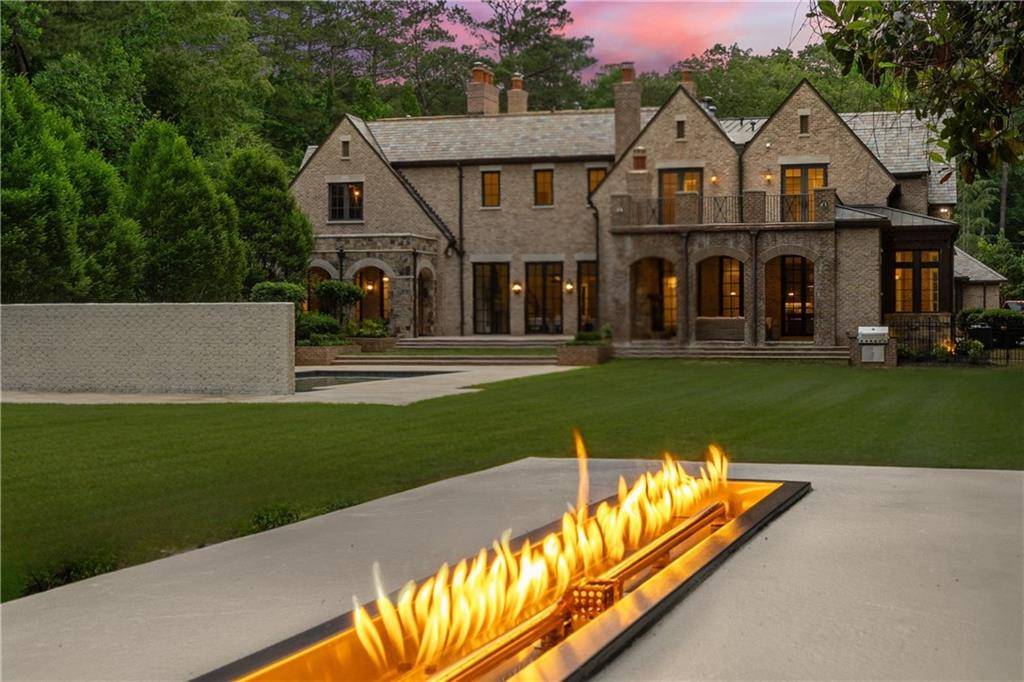 Atlanta, GA 30327,4560 Harris TRL