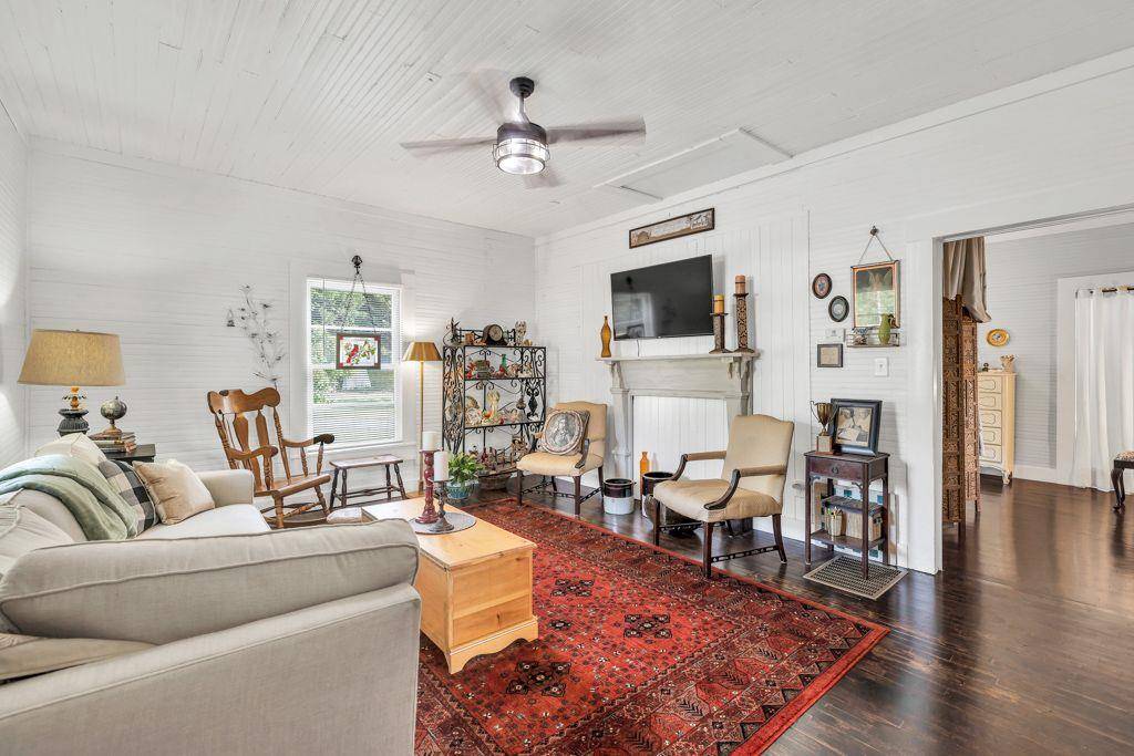 Commerce, GA 30529,99 HICKORY ST