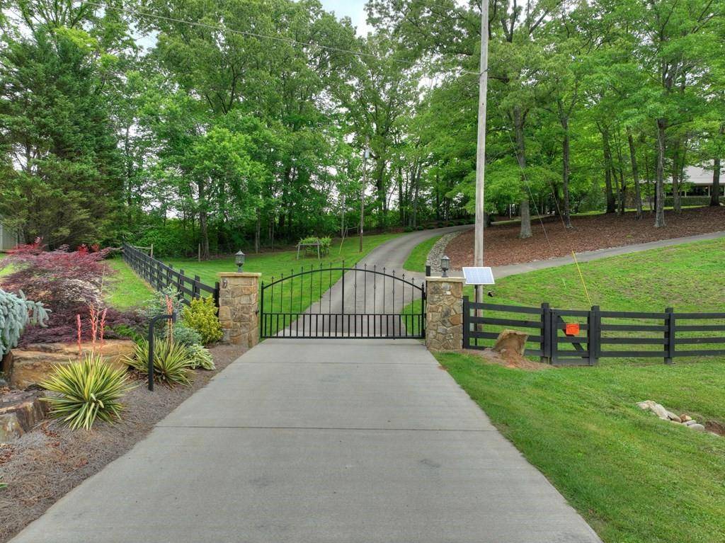Blue Ridge, GA 30513,270 Stone LN