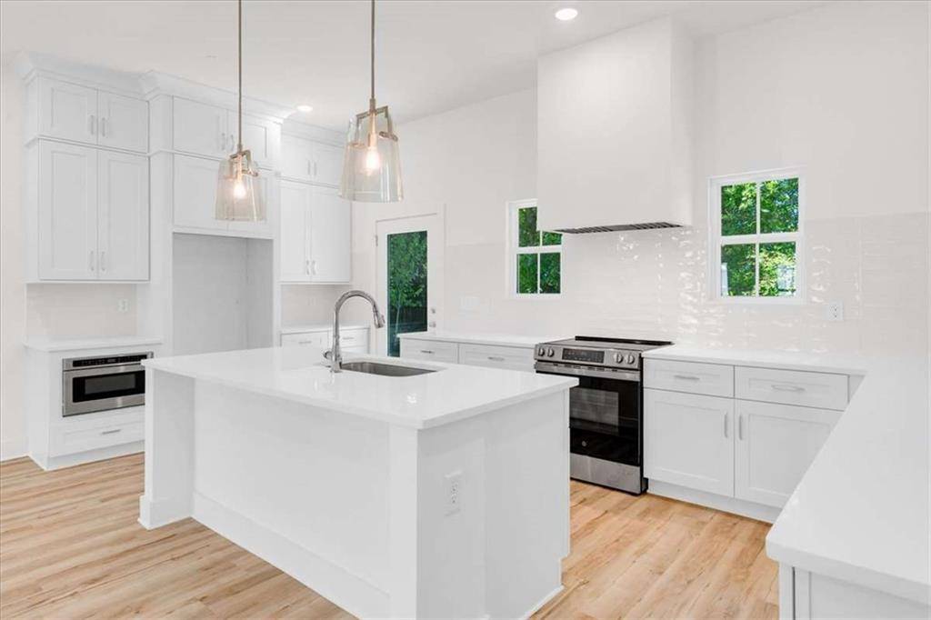 Scottdale, GA 30079,614 Glendale RD