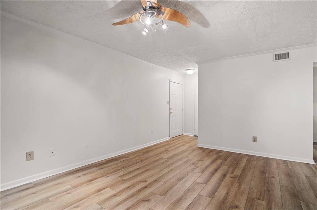 Atlanta, GA 30342,5157 Roswell RD #1